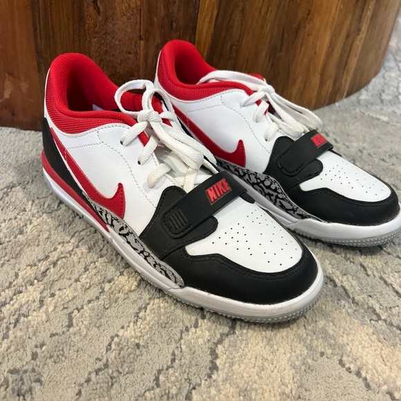 Nike Air Jordan Legacy 312 Low Top - No. CD9054-160 - SIZE 3Y Gently Used - Picture 1 of 11